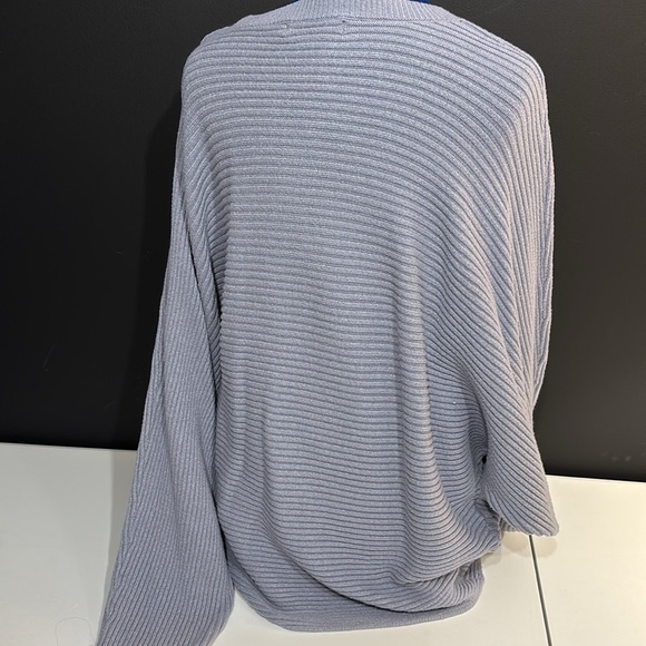 Fashion Sweater - Picture 5 of 9